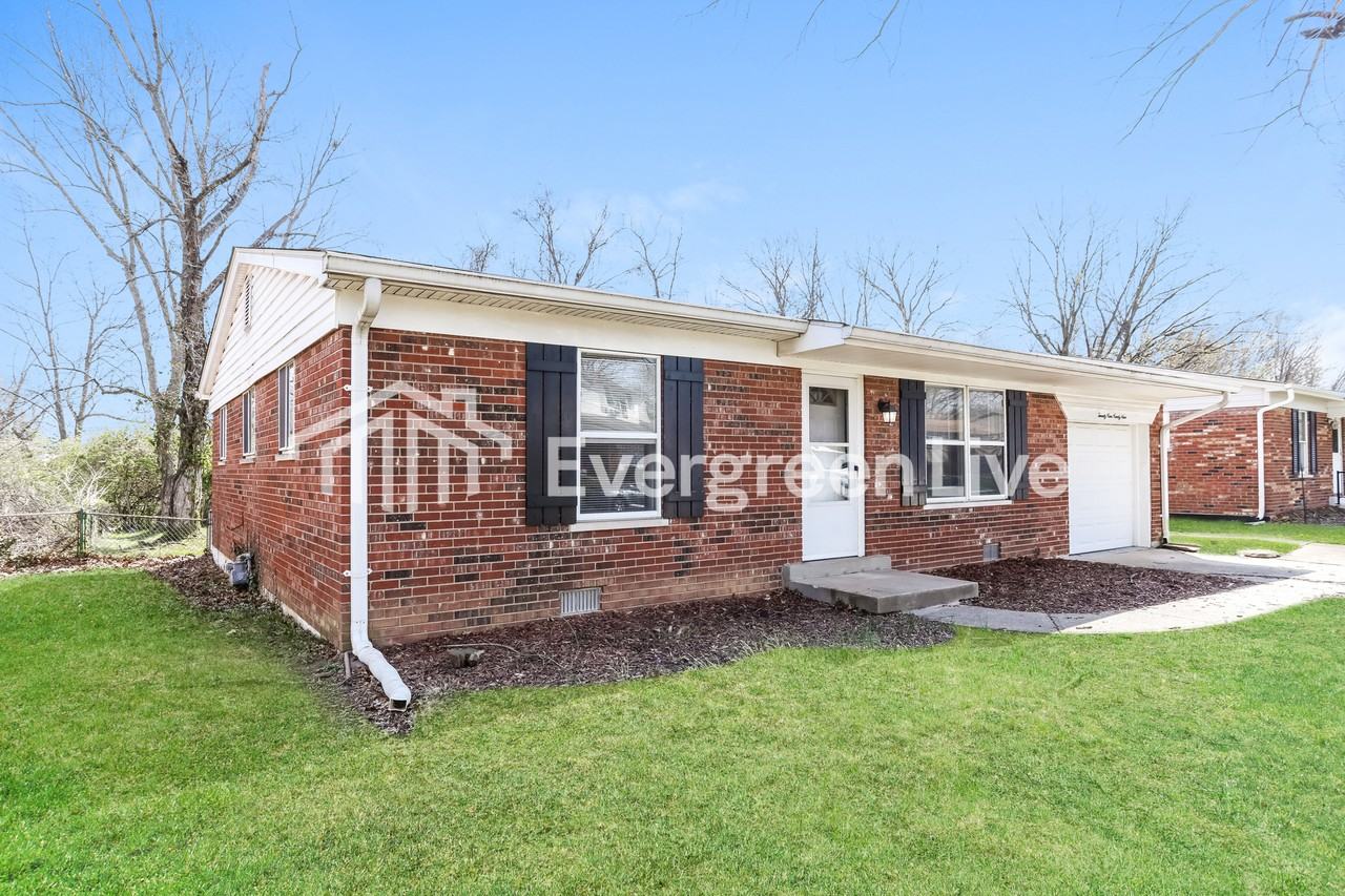 2999 Montezuma Dr - Photo 2 of 15