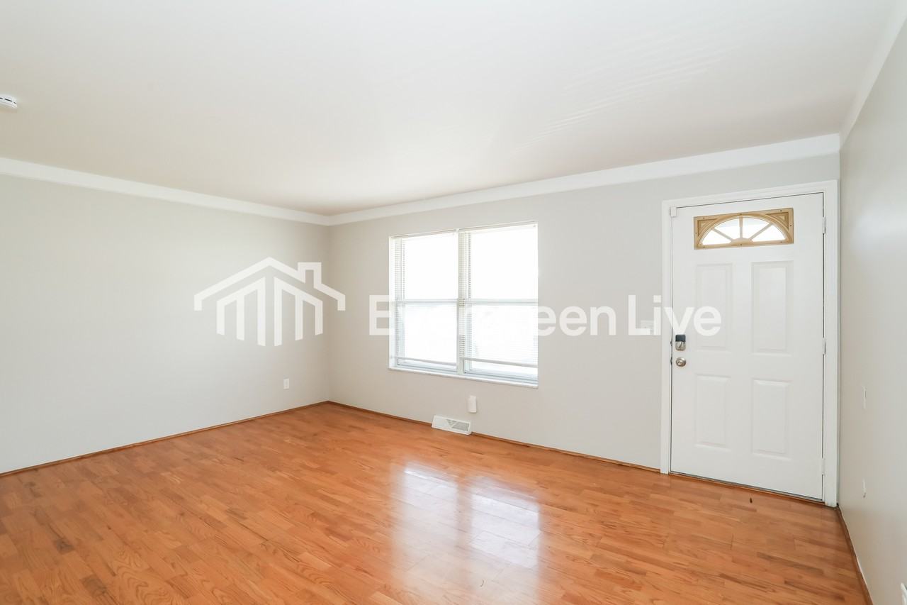 2999 Montezuma Dr - Photo 3 of 15