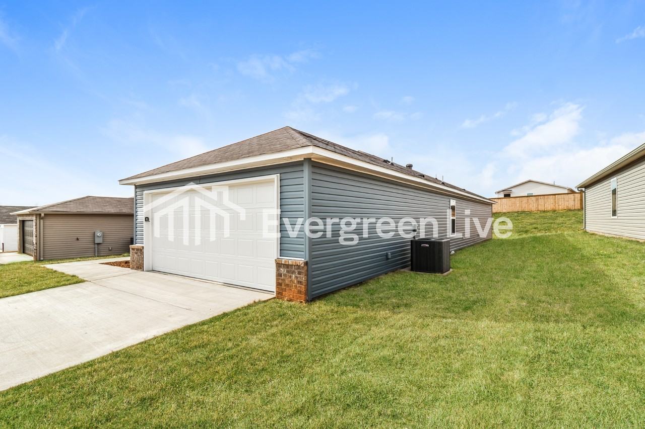 7024 Potomac Trl - Photo 2 of 15