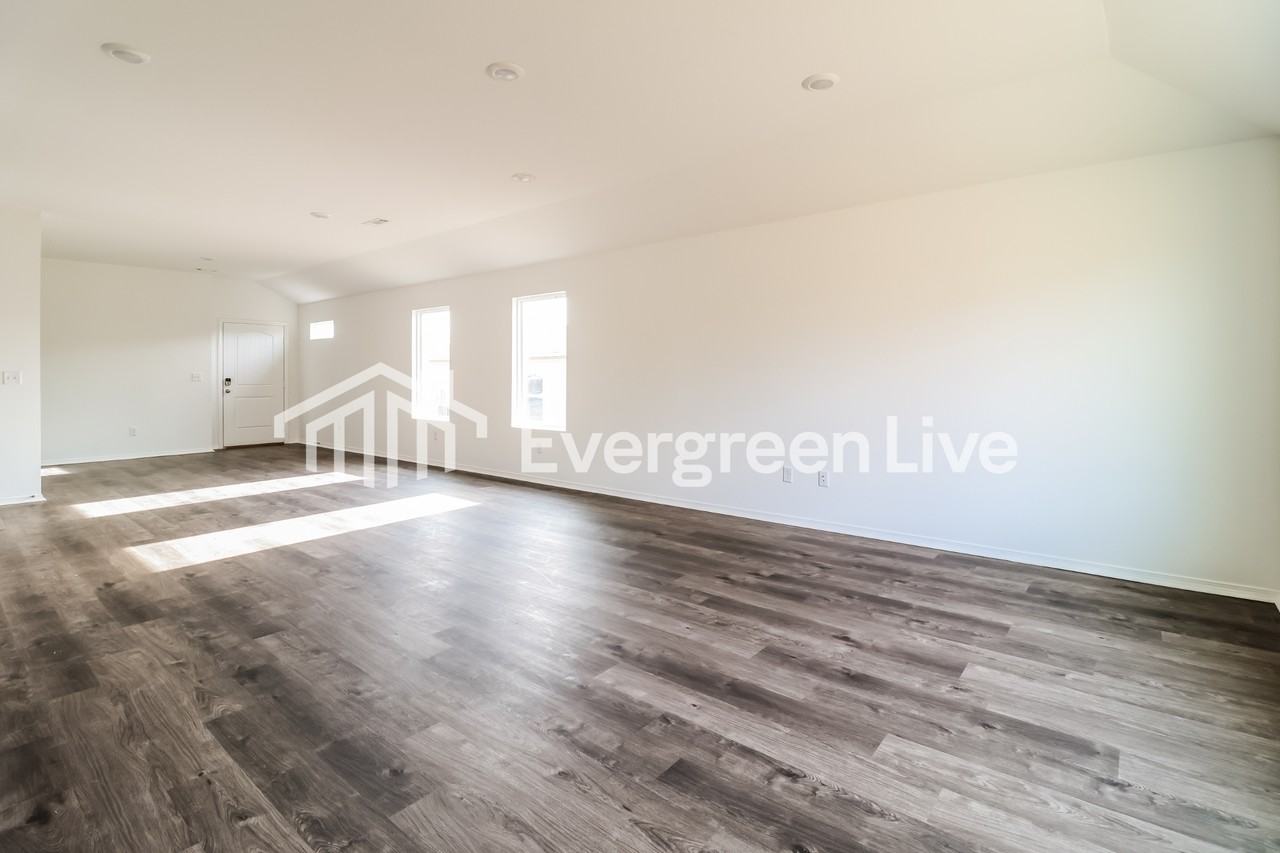 7024 Potomac Trl - Photo 5 of 15