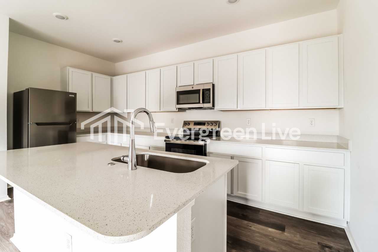 7024 Potomac Trl - Photo 6 of 15