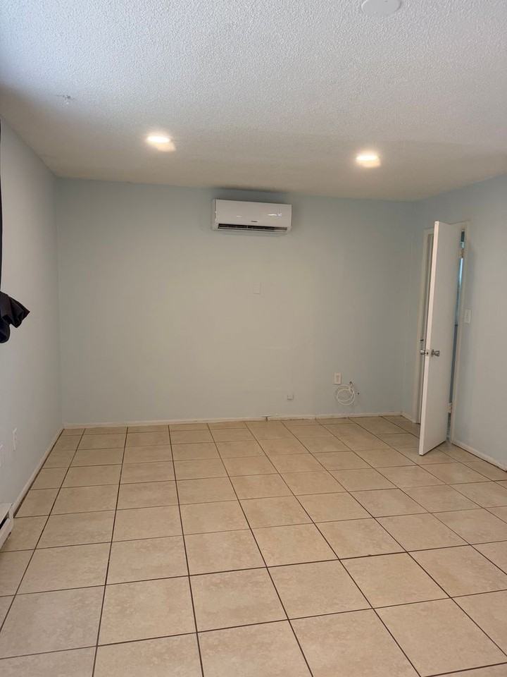 2807 52nd Avenue Dr W - Photo 3 of 15