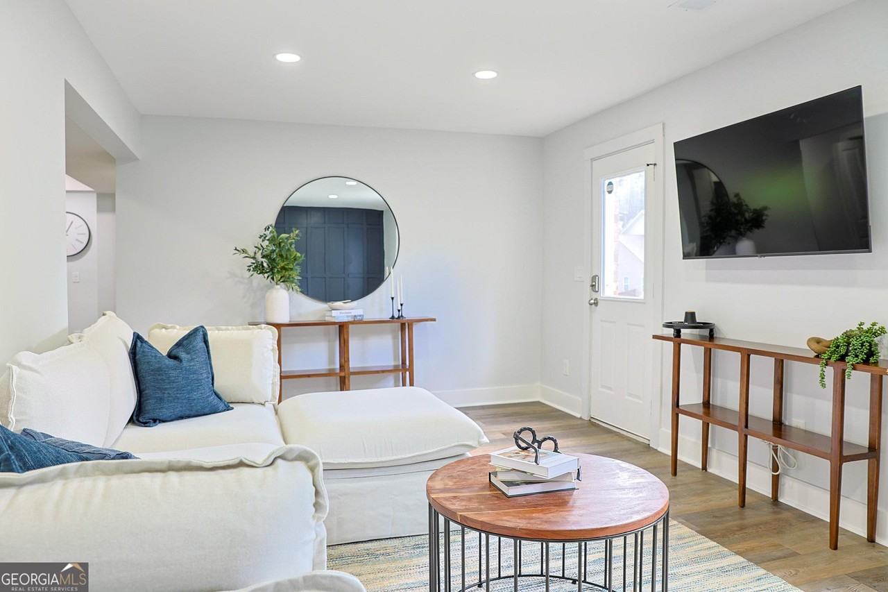 2184 Skye Isles Pass - Photo 4 of 21