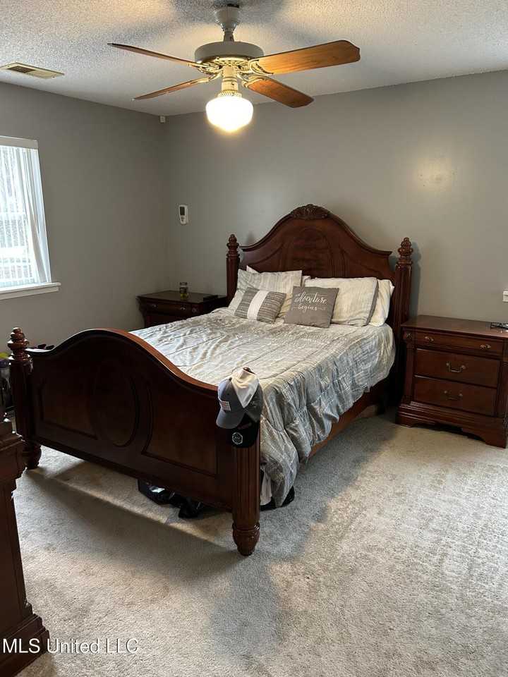 14008 Dundeewood Rd - Photo 7 of 22