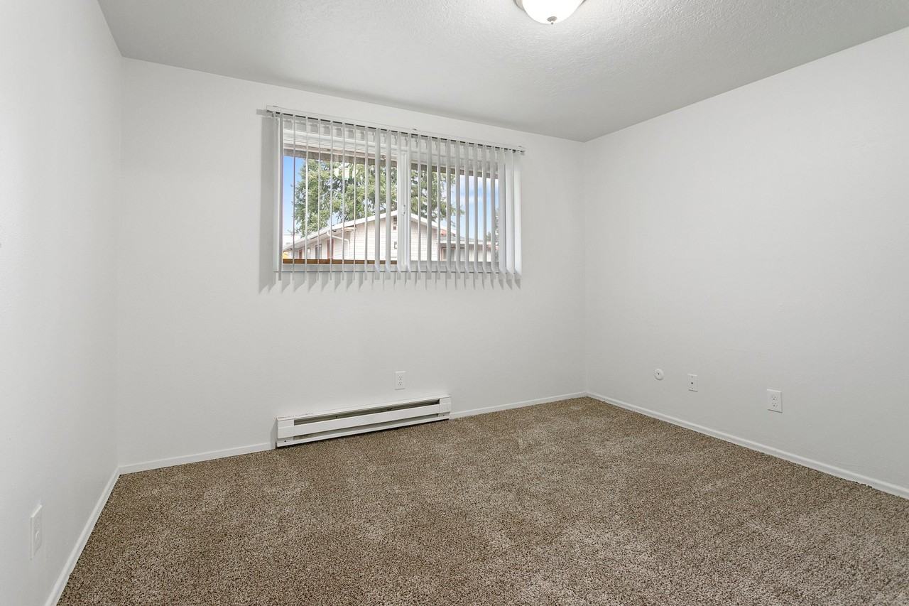 Fairway Apartments - Photo 6 of 33