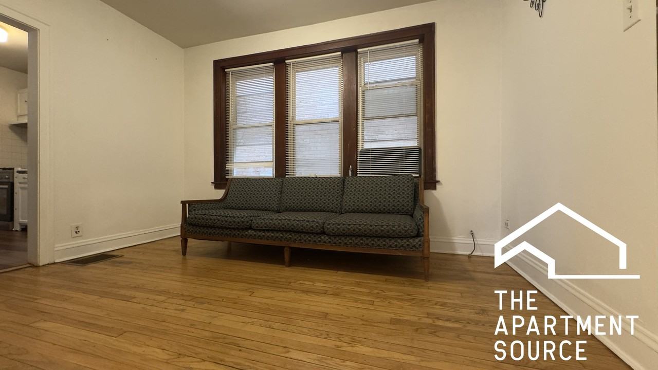 6855 W Addison St #1R - Photo 2 of 12