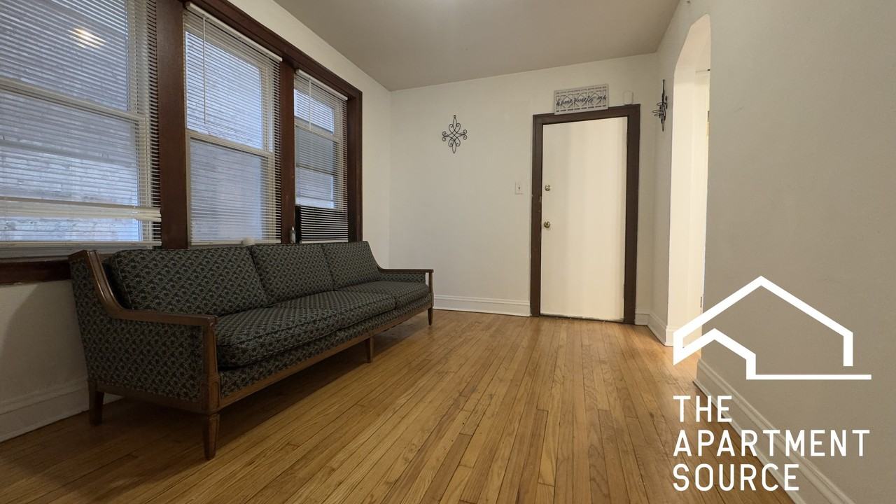 6855 W Addison St #1R - Photo 3 of 12