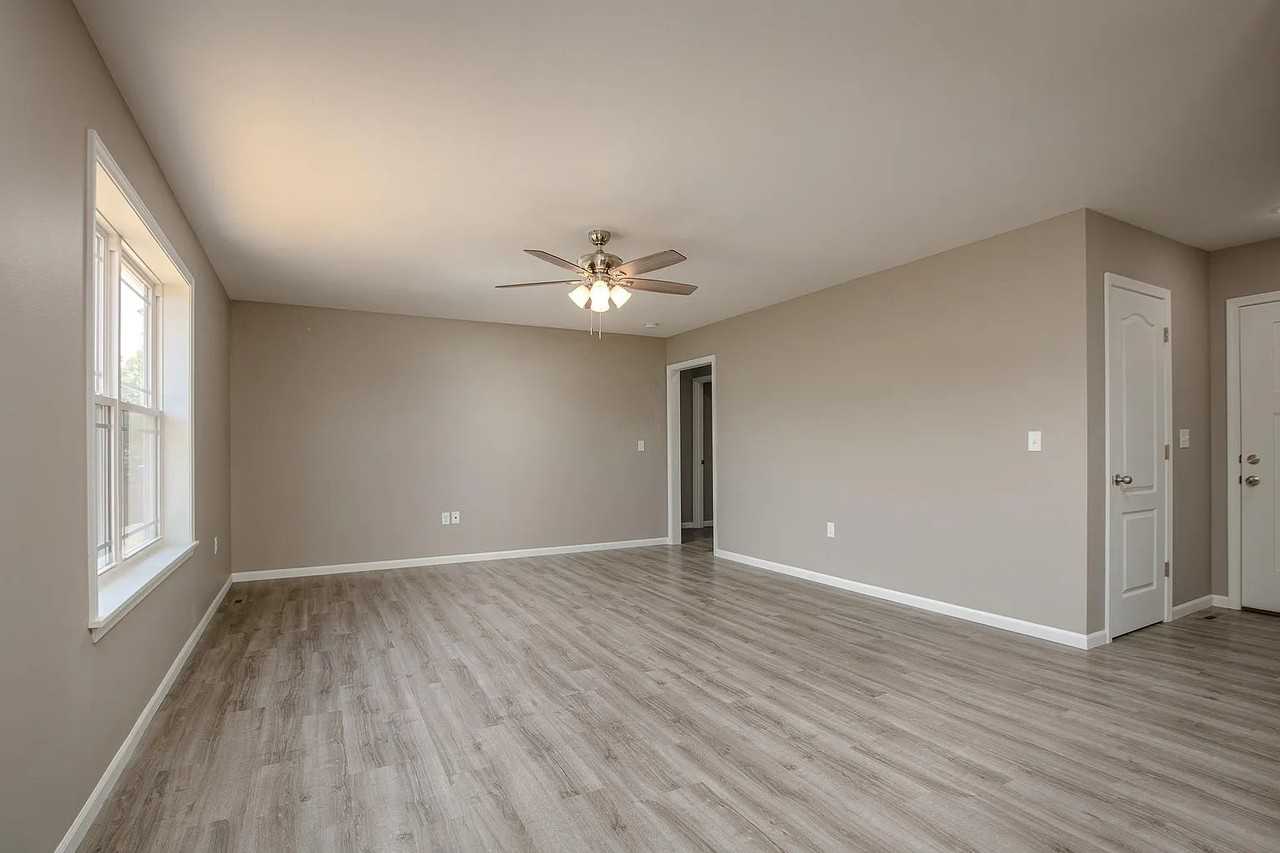 116 Whispering Meadows Pkwy - Photo 3 of 10