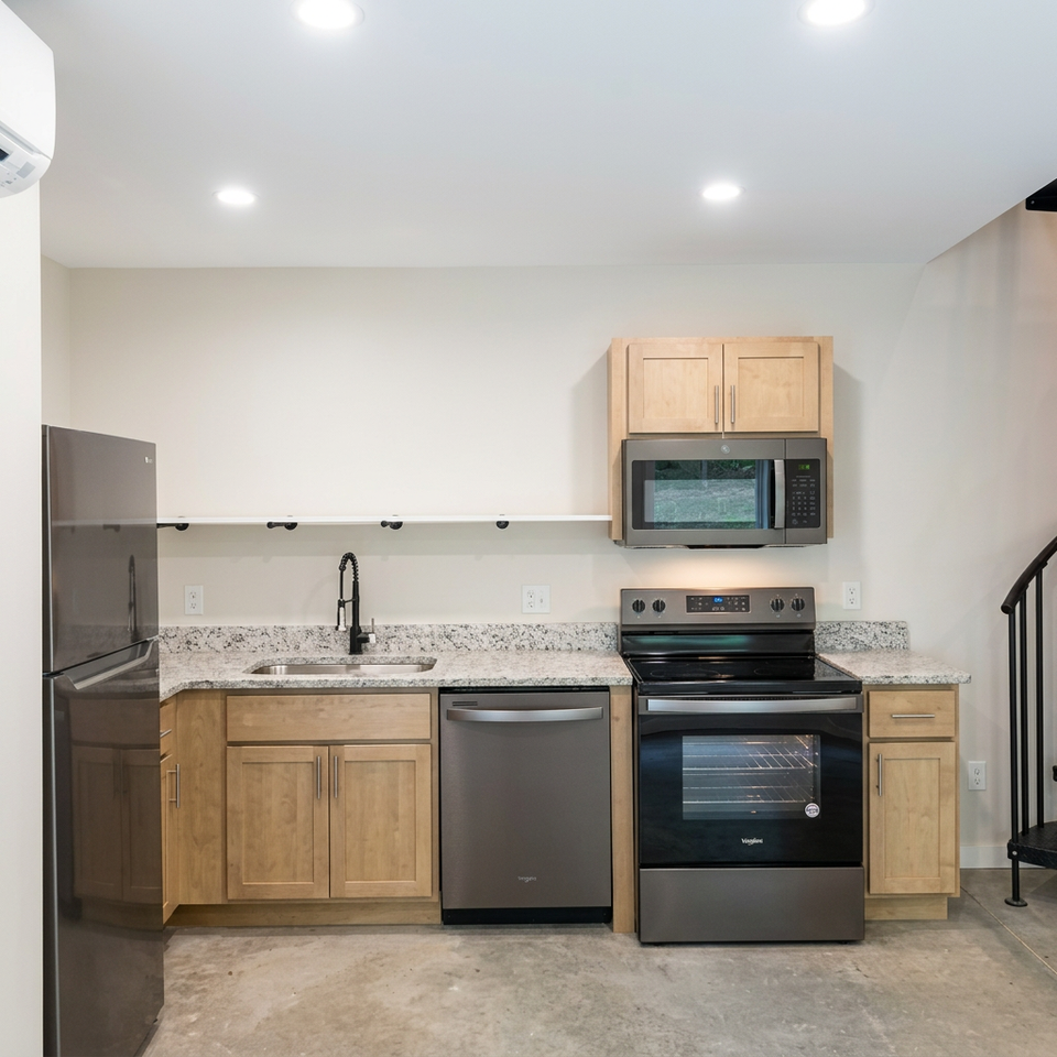 7817 North Carolina 213 #D - Photo 7 of 13