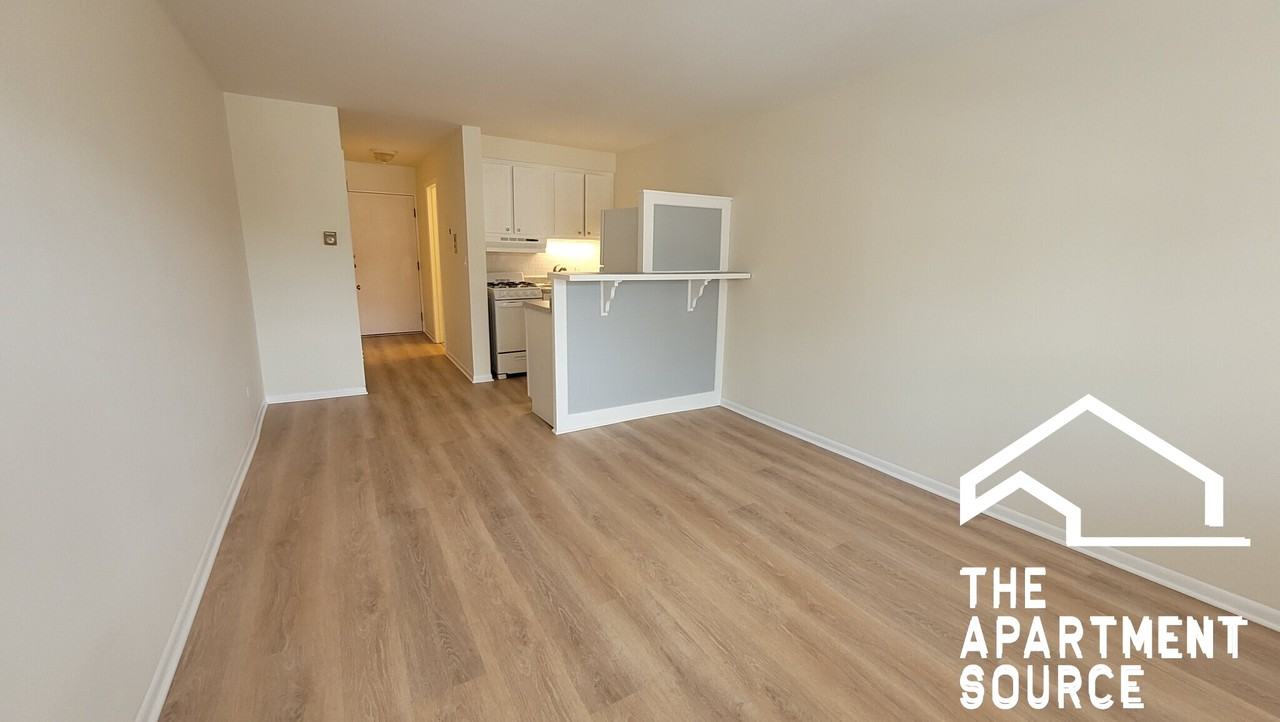 1039 College Ave #10E - Photo 5 of 25