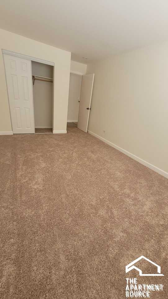 1039 College Ave #10E - Photo 7 of 25