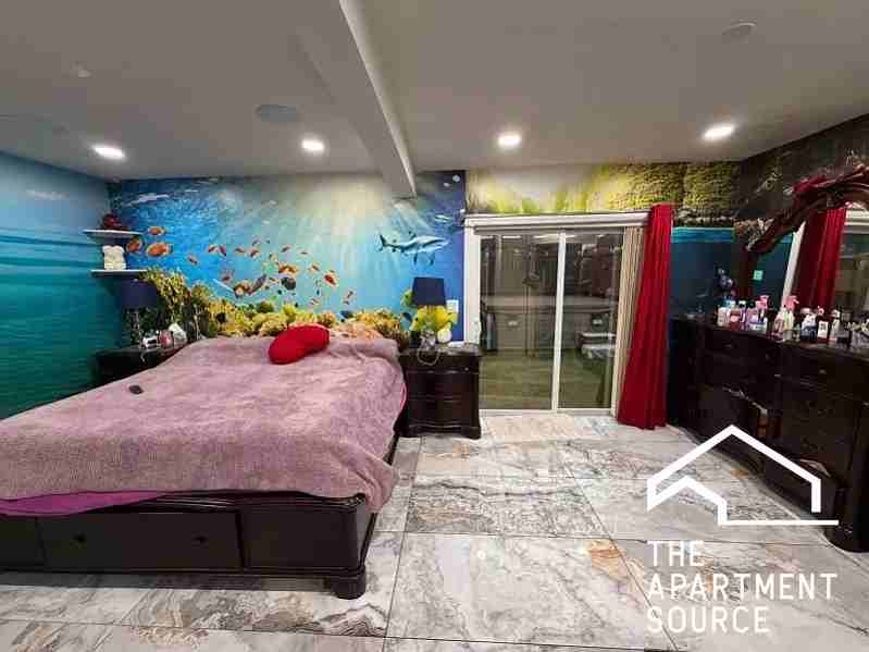 6712 N Clark St #2 - Photo 3 of 9