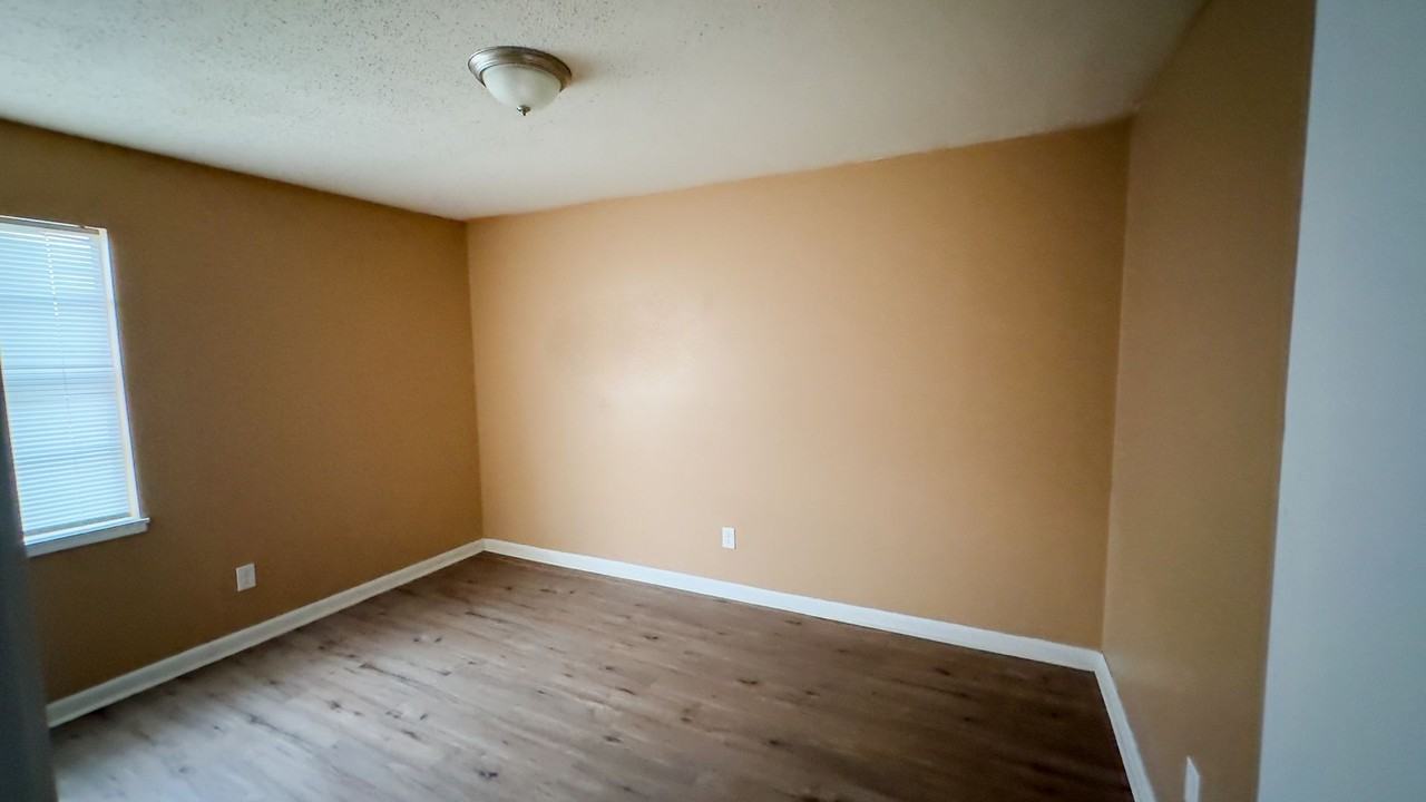 4221 Avenue U - Photo 3 of 4