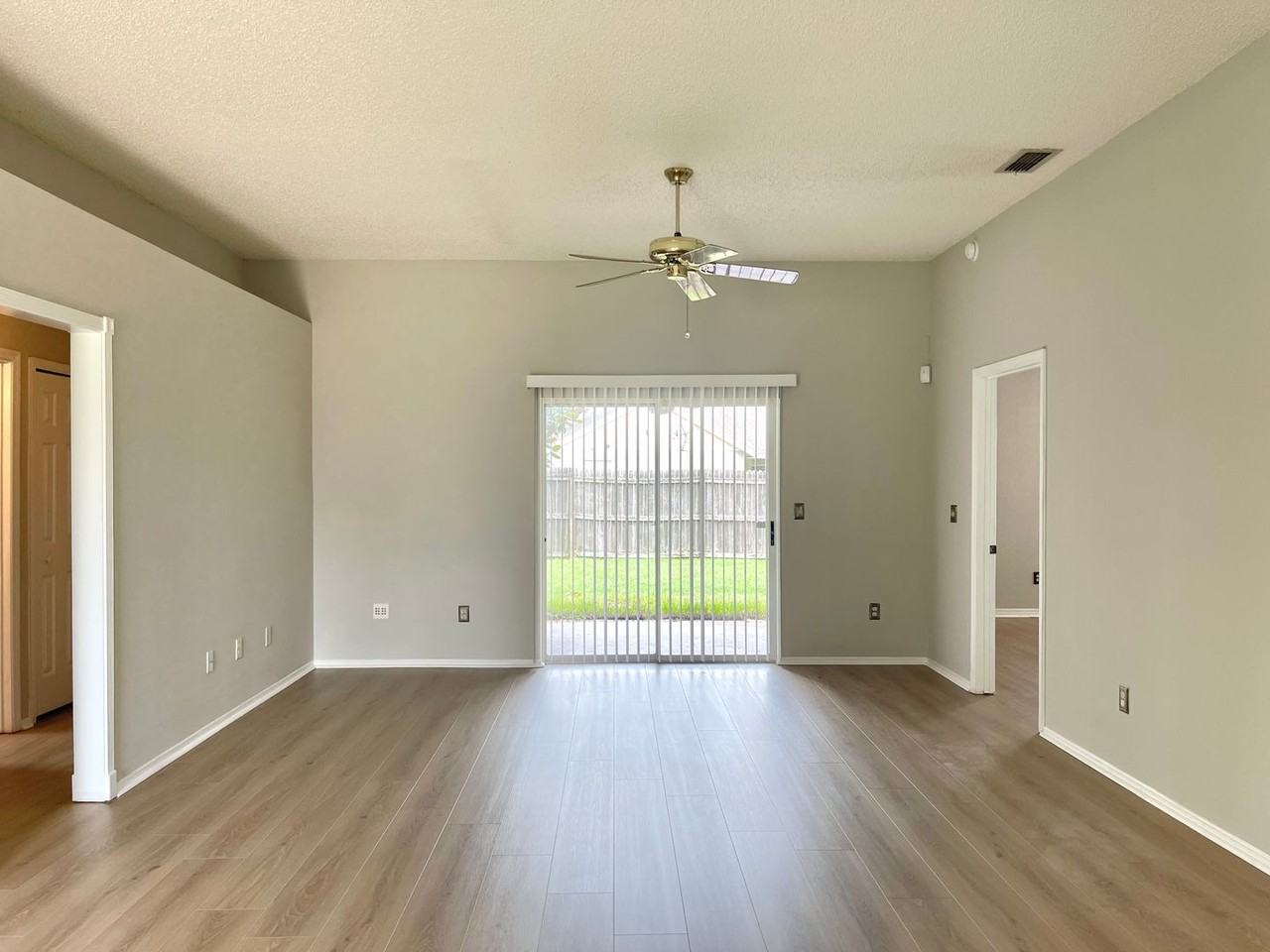 1063 Sugarberry Trl - Photo 3 of 24