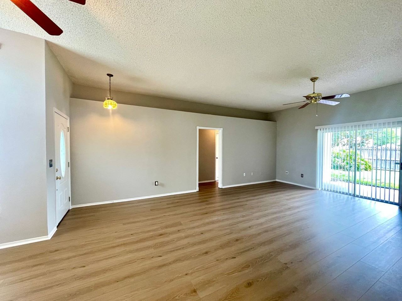 1063 Sugarberry Trl - Photo 4 of 24