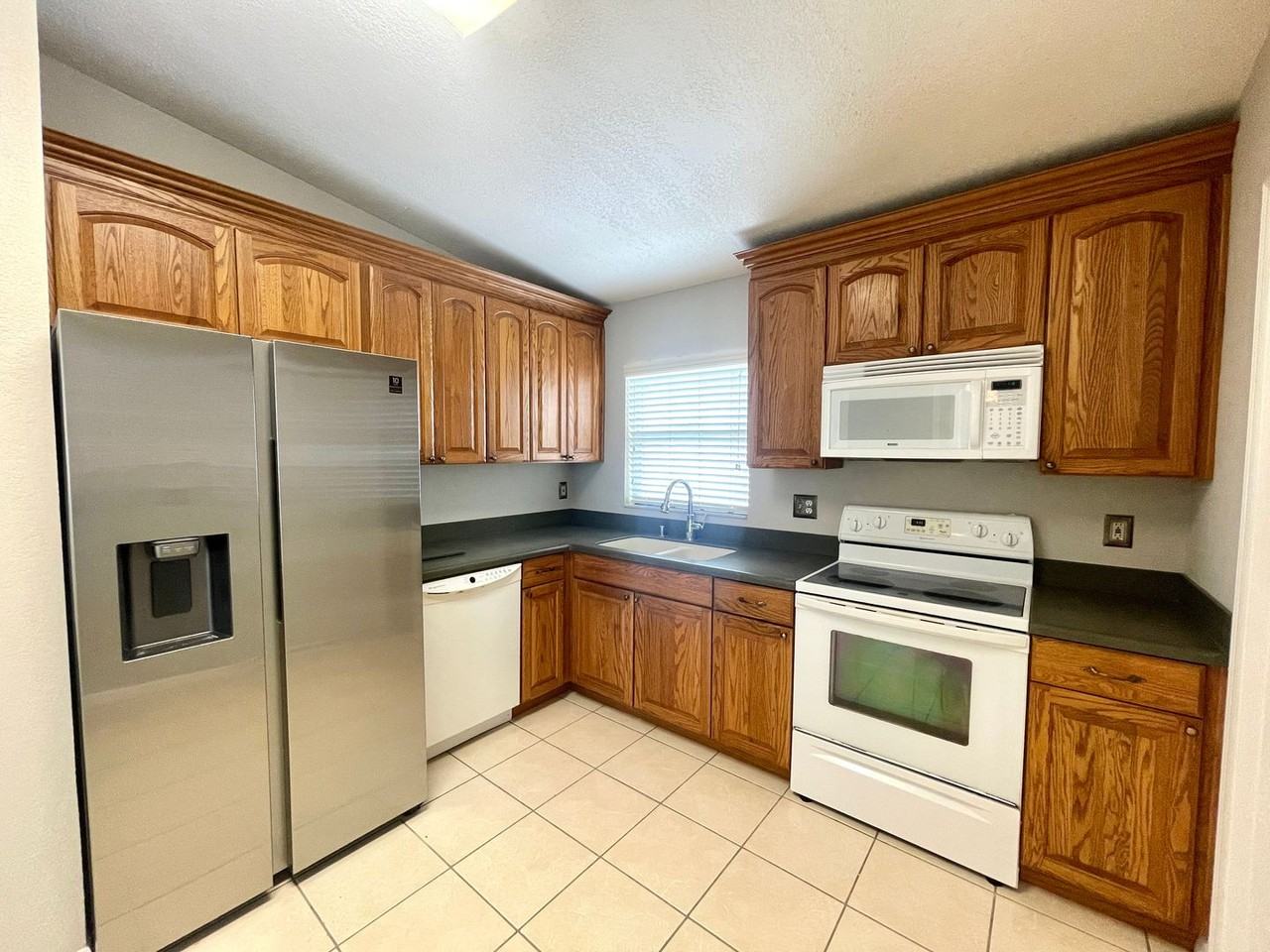 1063 Sugarberry Trl - Photo 6 of 24