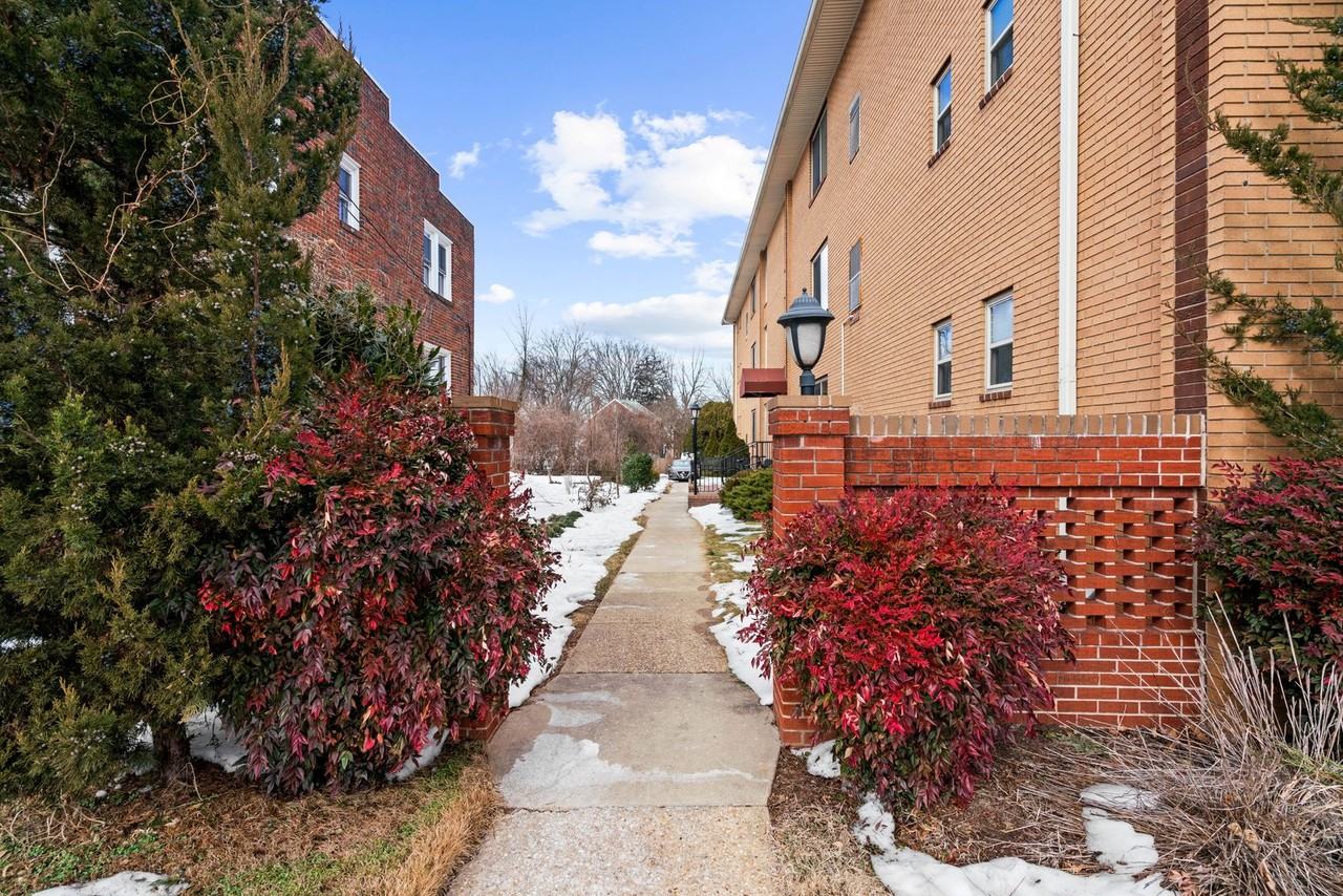 4111 Nicholson St - Photo 2 of 29