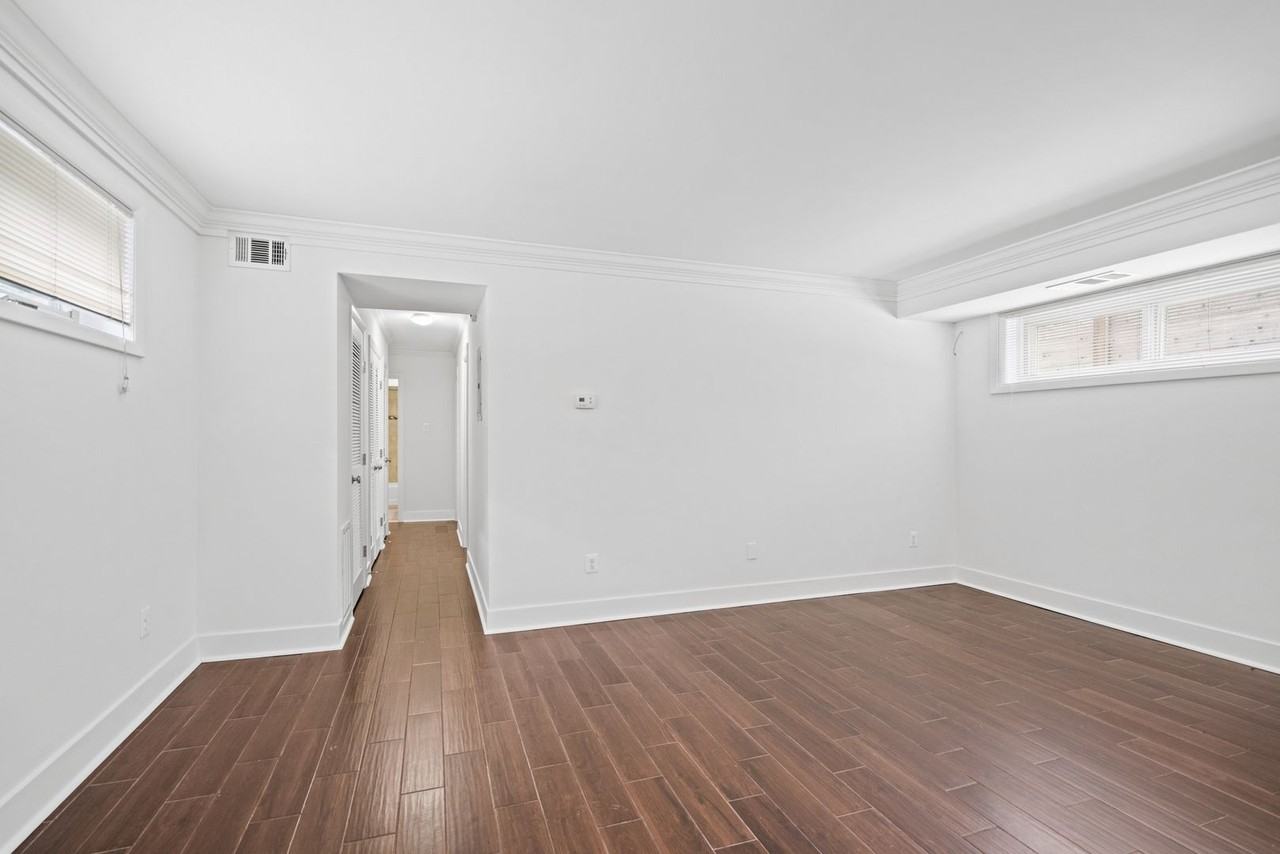 4111 Nicholson St - Photo 3 of 29