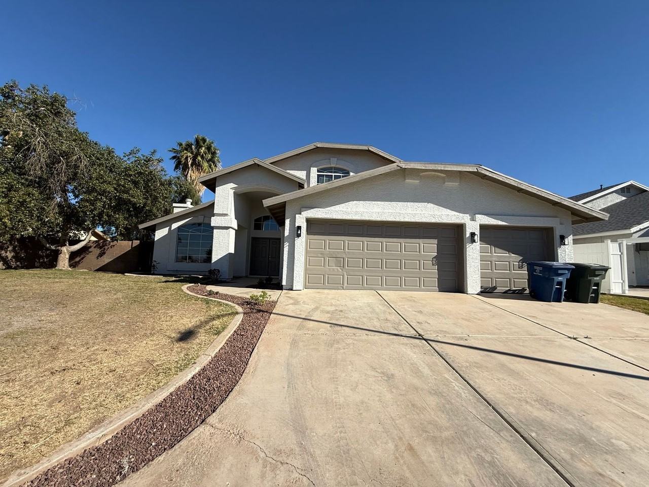 3388 W 14th St - Photo 7 of 36