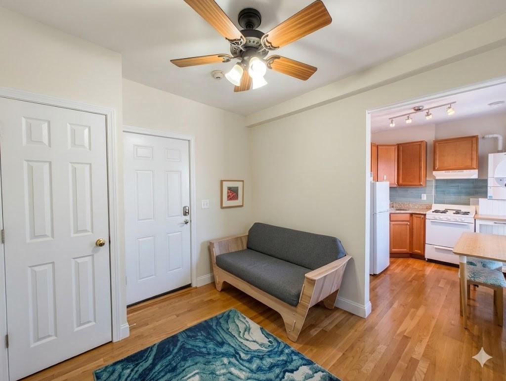 1056 Cambridge St #3F - Photo 3 of 6