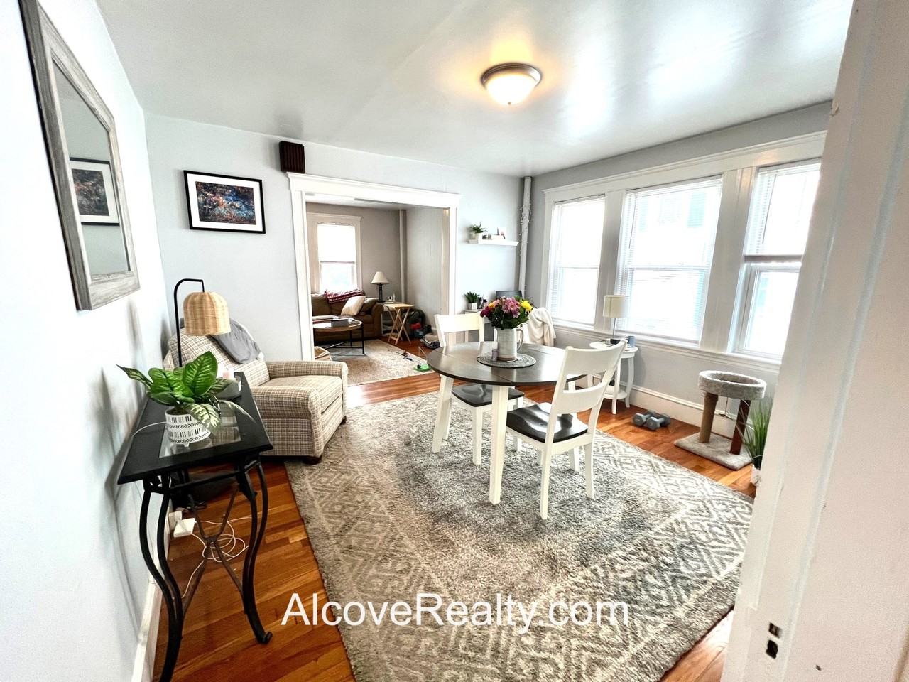 39 Sterling Street - Photo 2 of 14