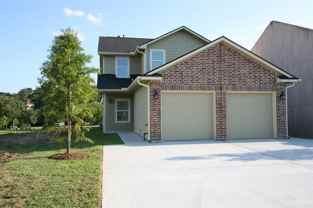 Like New Two Bedroom Townhouse in April Sound - Photo 1 of 1