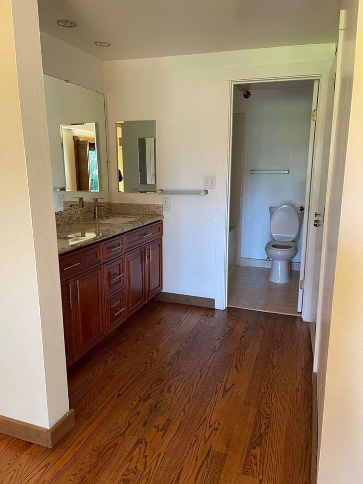 676 Sand Hill Cir - Photo 5 of 15