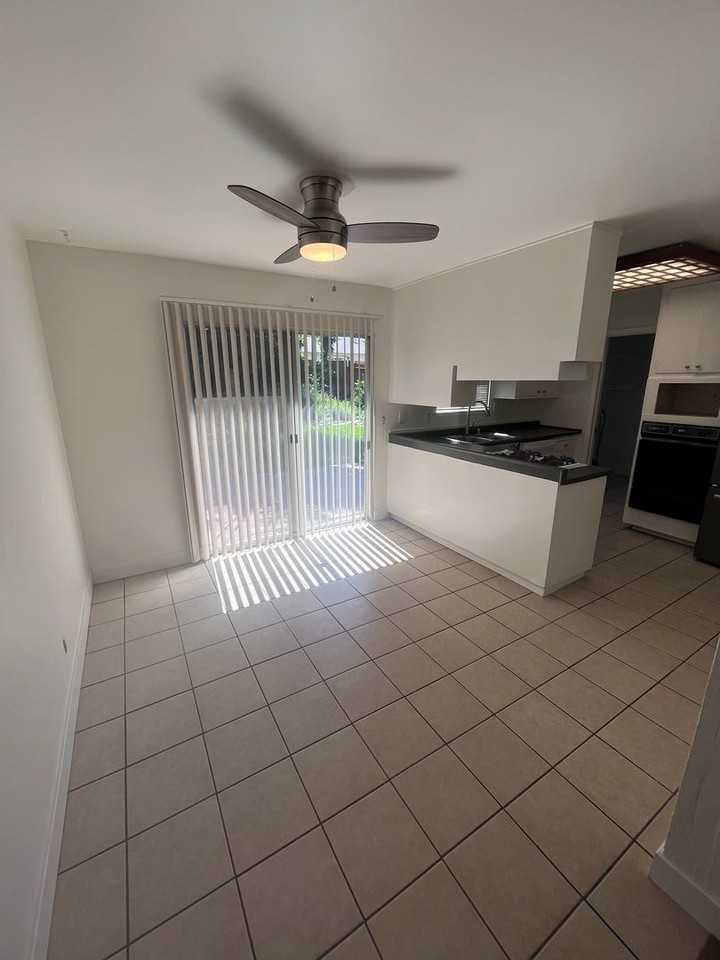 2035 Kellogg Way - Photo 3 of 10