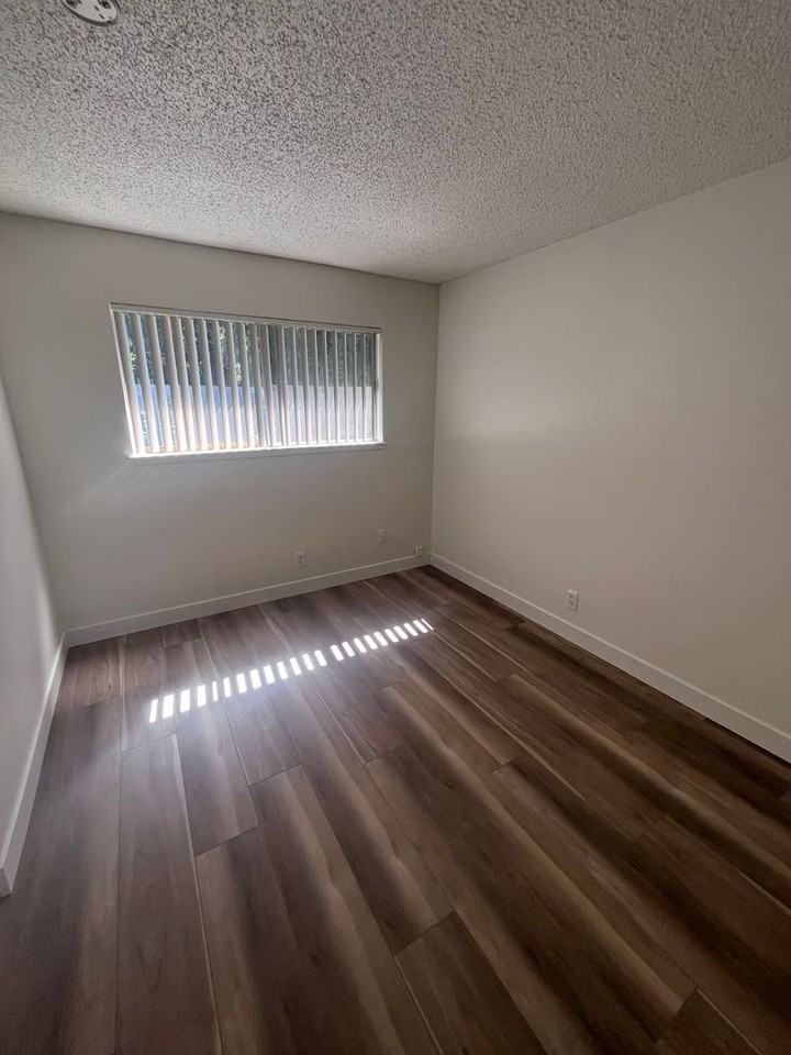 2035 Kellogg Way - Photo 5 of 10