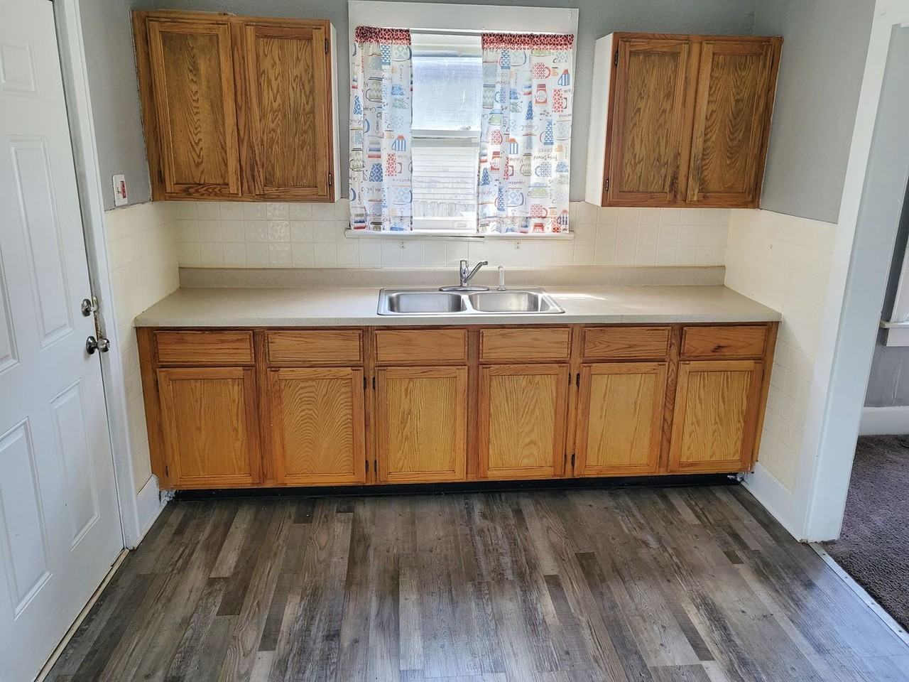 909 N 5th Ave - Photo 2 of 8