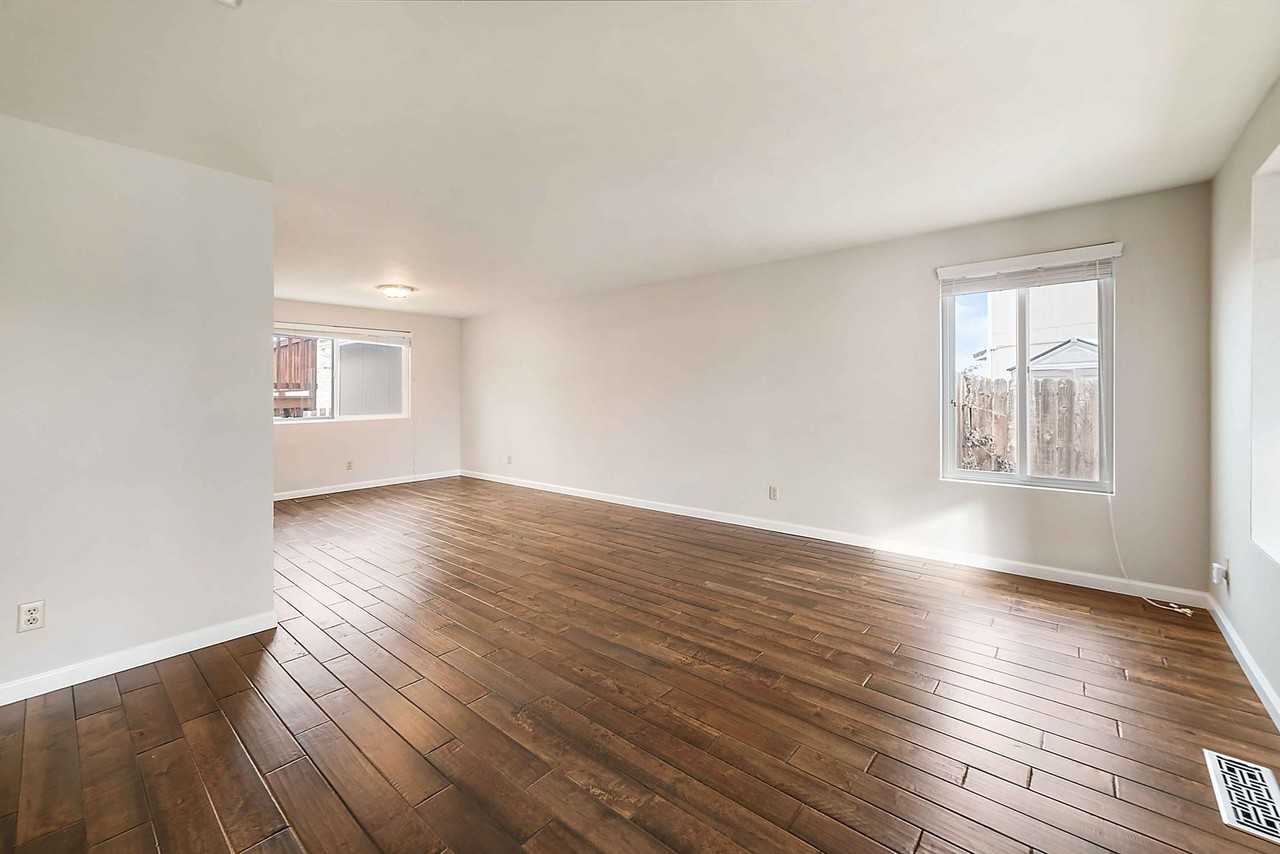 1642 Calusa Ln - Photo 6 of 33