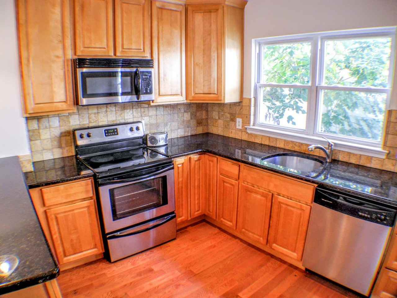 1006 S Cleveland St - Photo 5 of 24