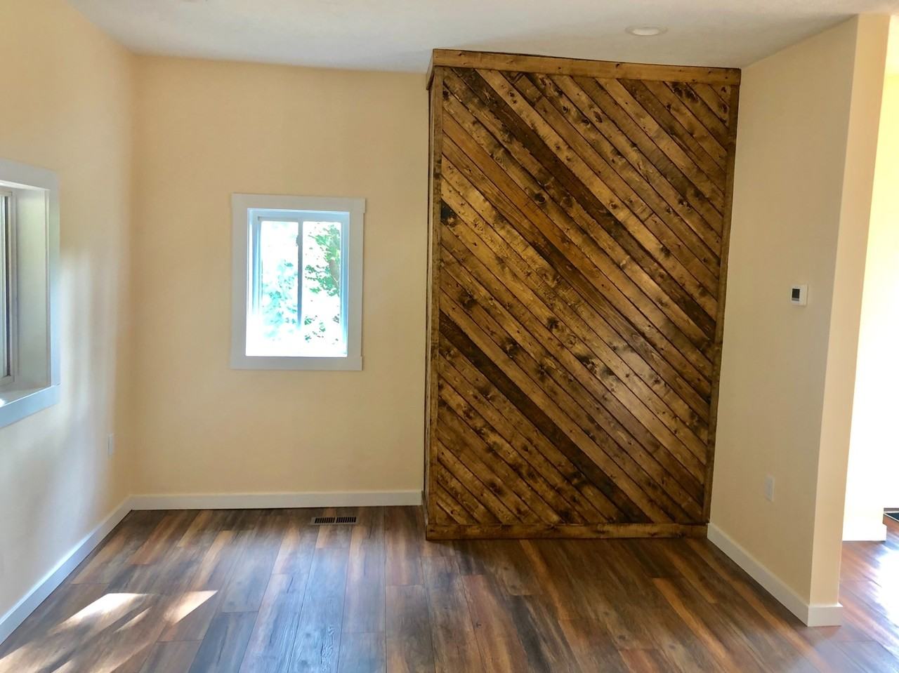 213 Traymore Ave - Photo 3 of 18