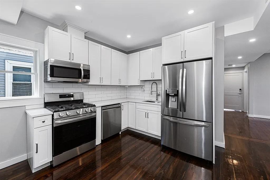 19 Chase St #2 - Photo 3 of 6