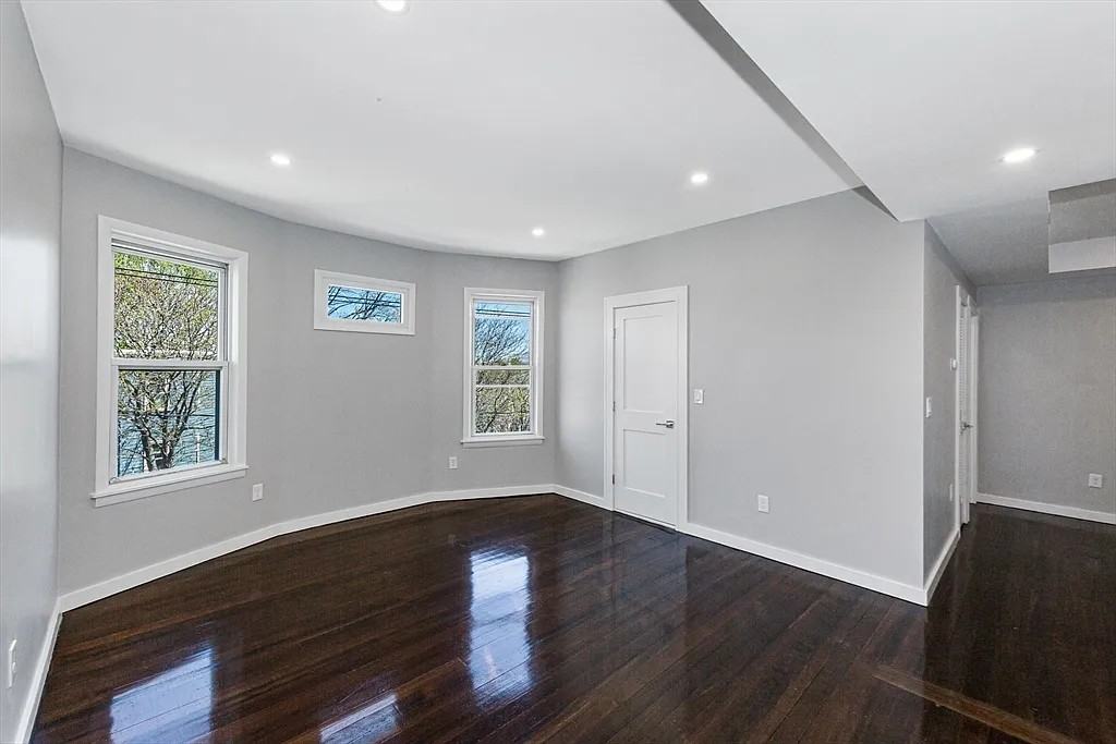 19 Chase St #2 - Photo 5 of 6