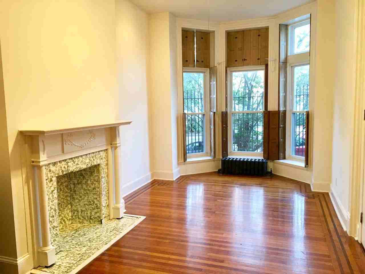 For Rent: Charming Living on St. Paul Street MD 21218 – Your Urban Retreat Awaits! - Photo 6 of 20