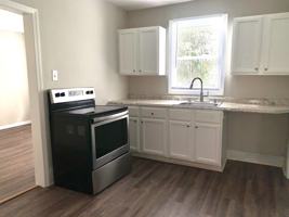 featured image of 2402 Everett Ave