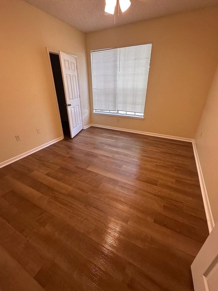 13013 Mulberry Park Dr - Photo 5 of 15