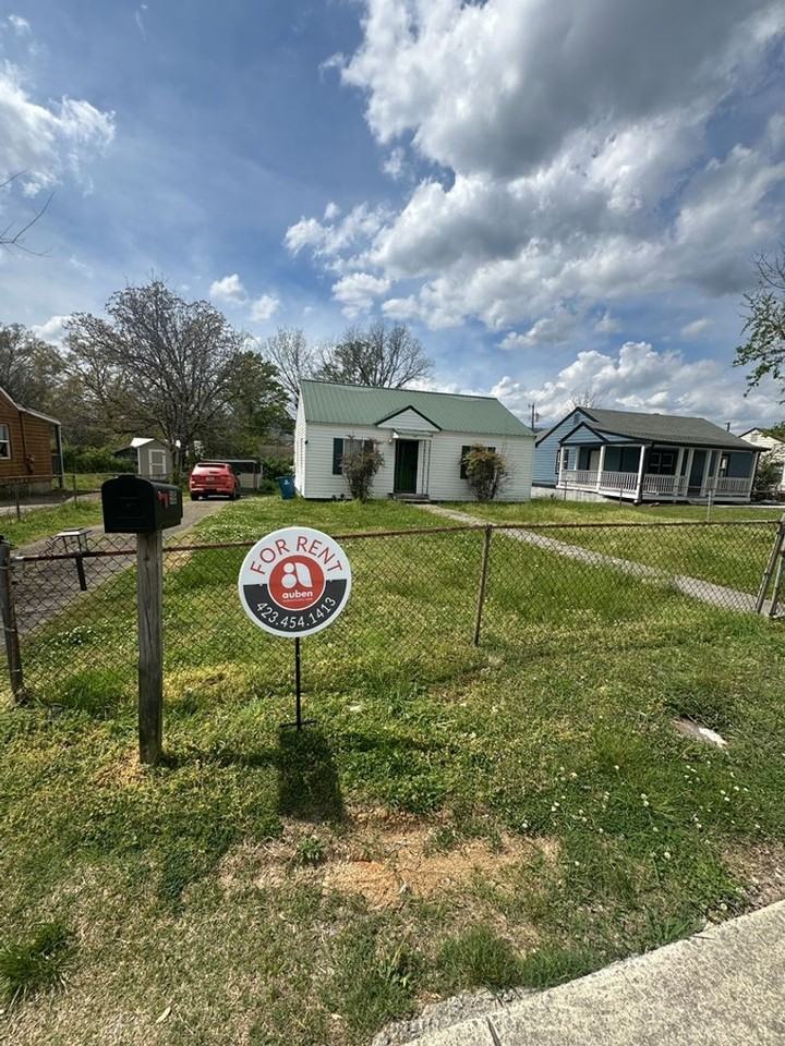 505 Flegal Ave - Photo 2 of 13