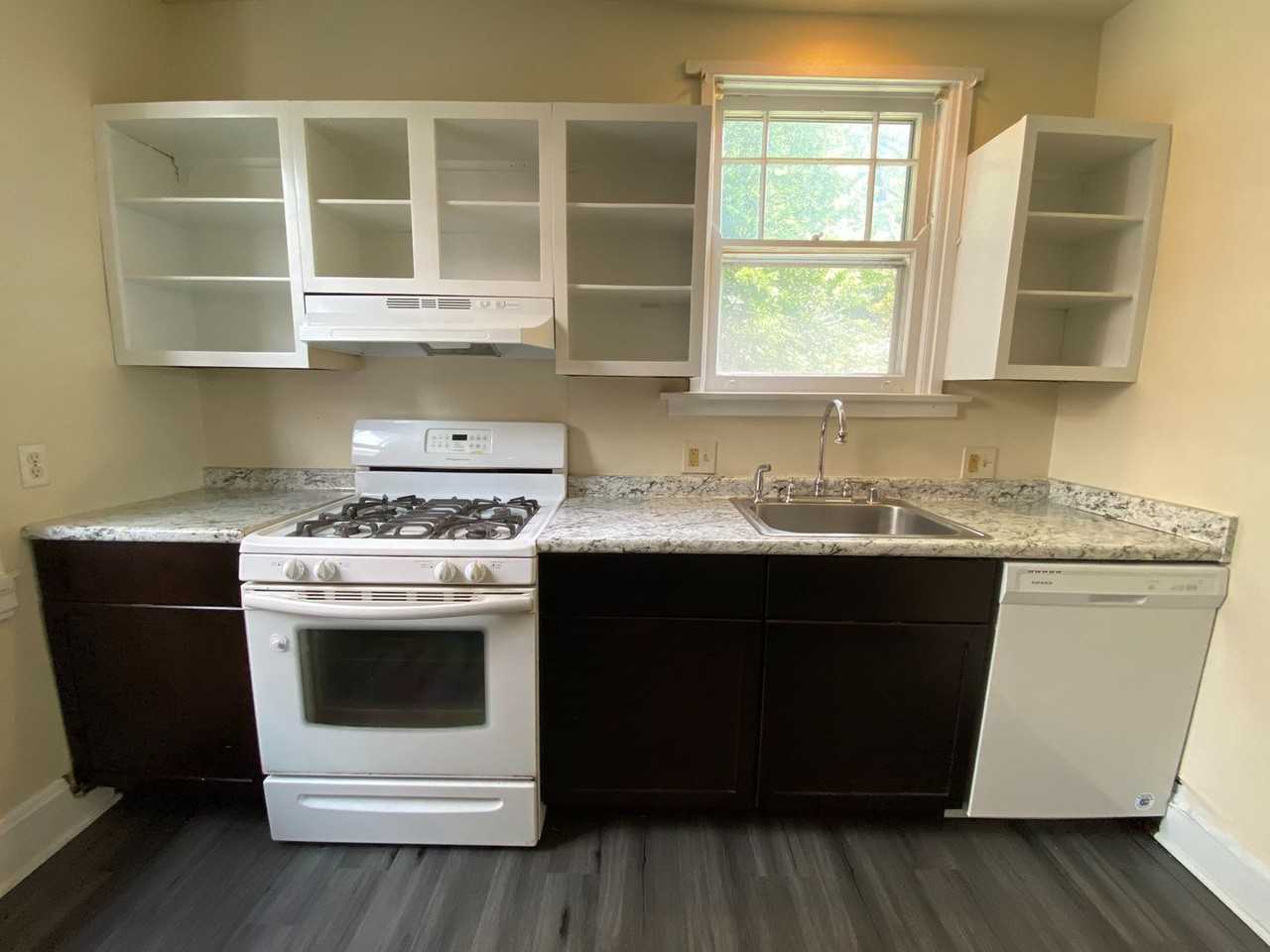 641 Clemmer Ave - Photo 6 of 18