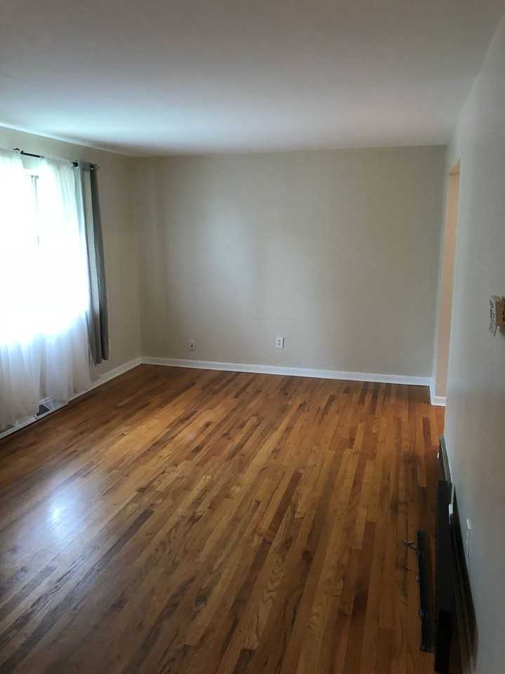 454 Warner St - Photo 3 of 8