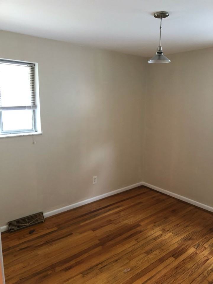 454 Warner St - Photo 7 of 8