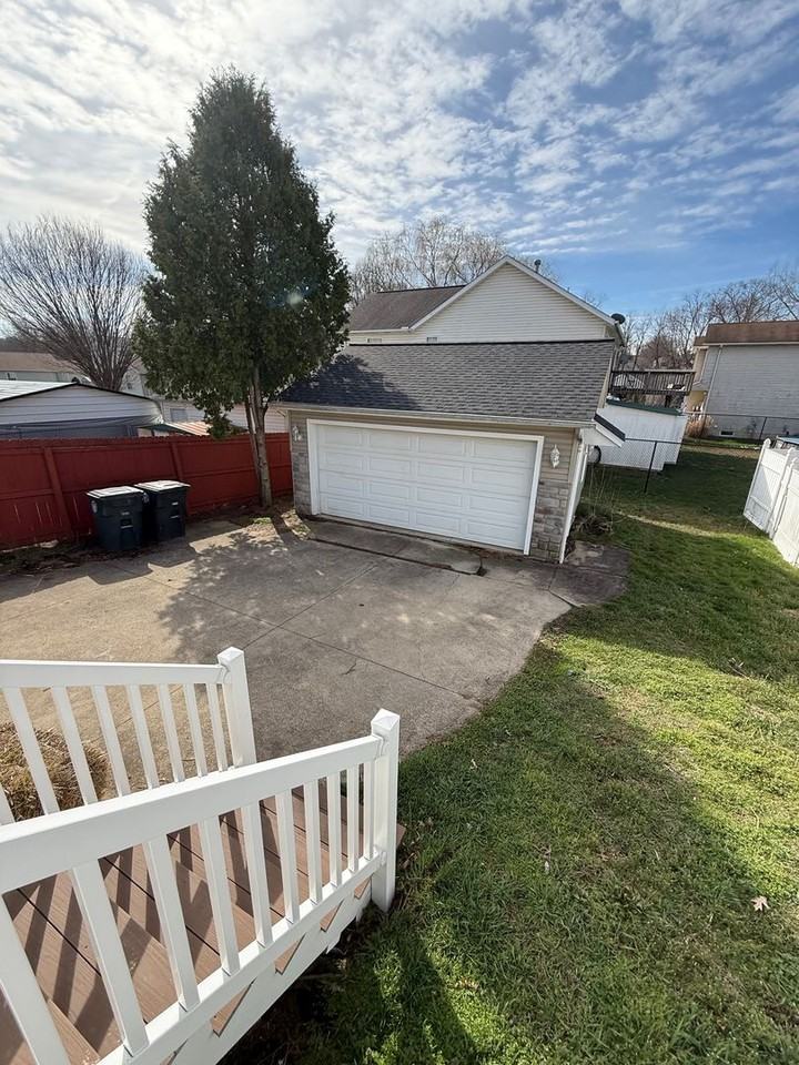 2002 Cramer Ave - Photo 4 of 9