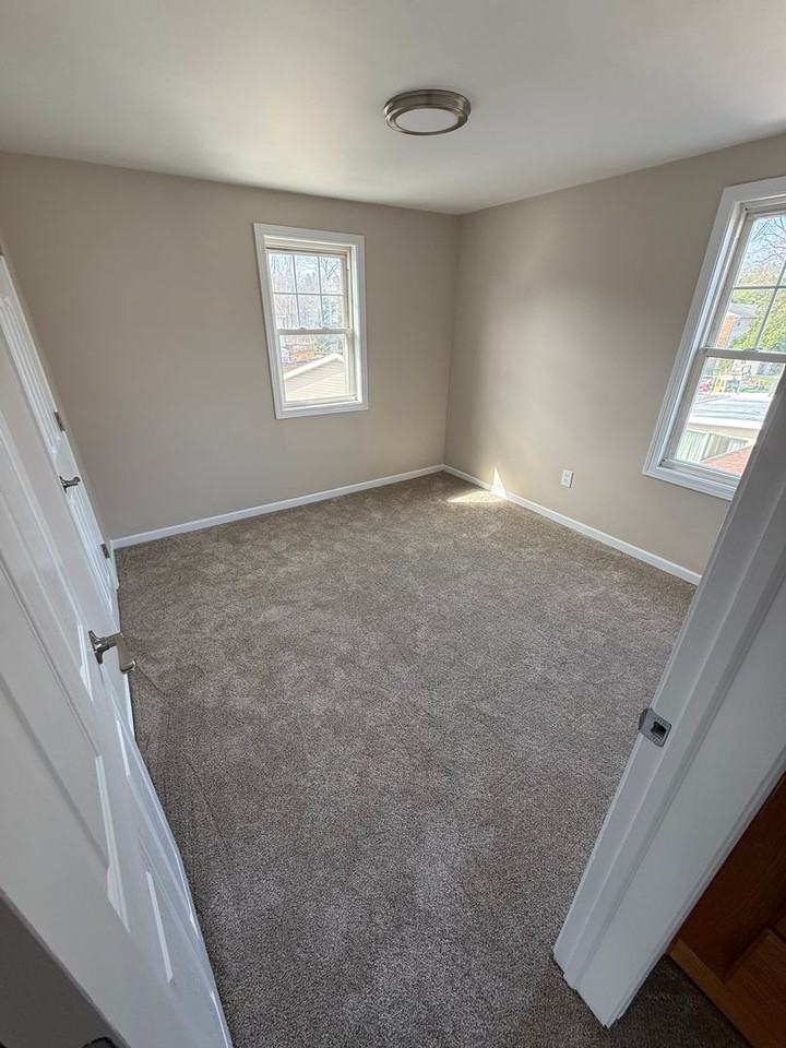 2002 Cramer Ave - Photo 7 of 9