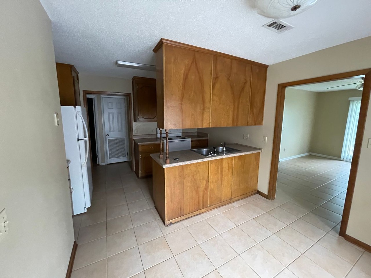 125 Wynn Rd - Photo 5 of 19