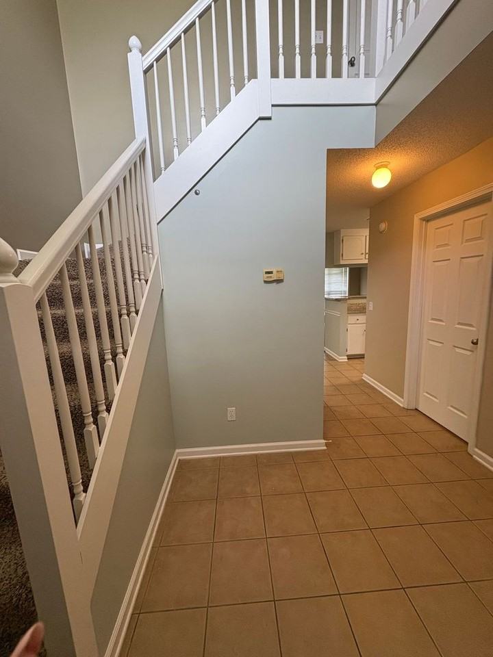 207 Camden Dr - Photo 2 of 32