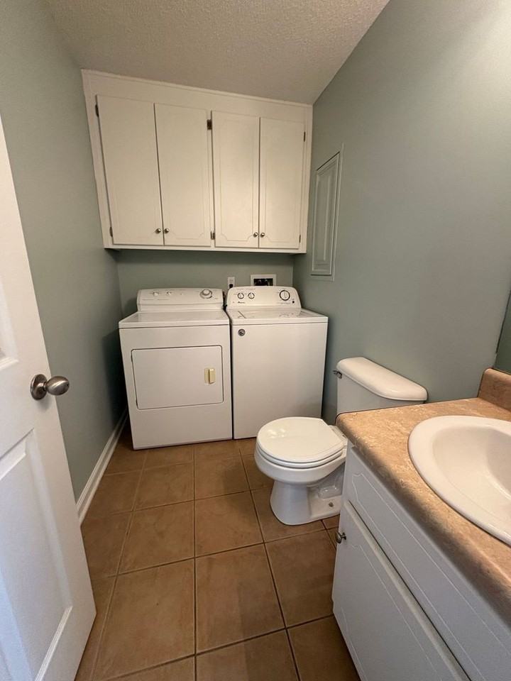 207 Camden Dr - Photo 4 of 32