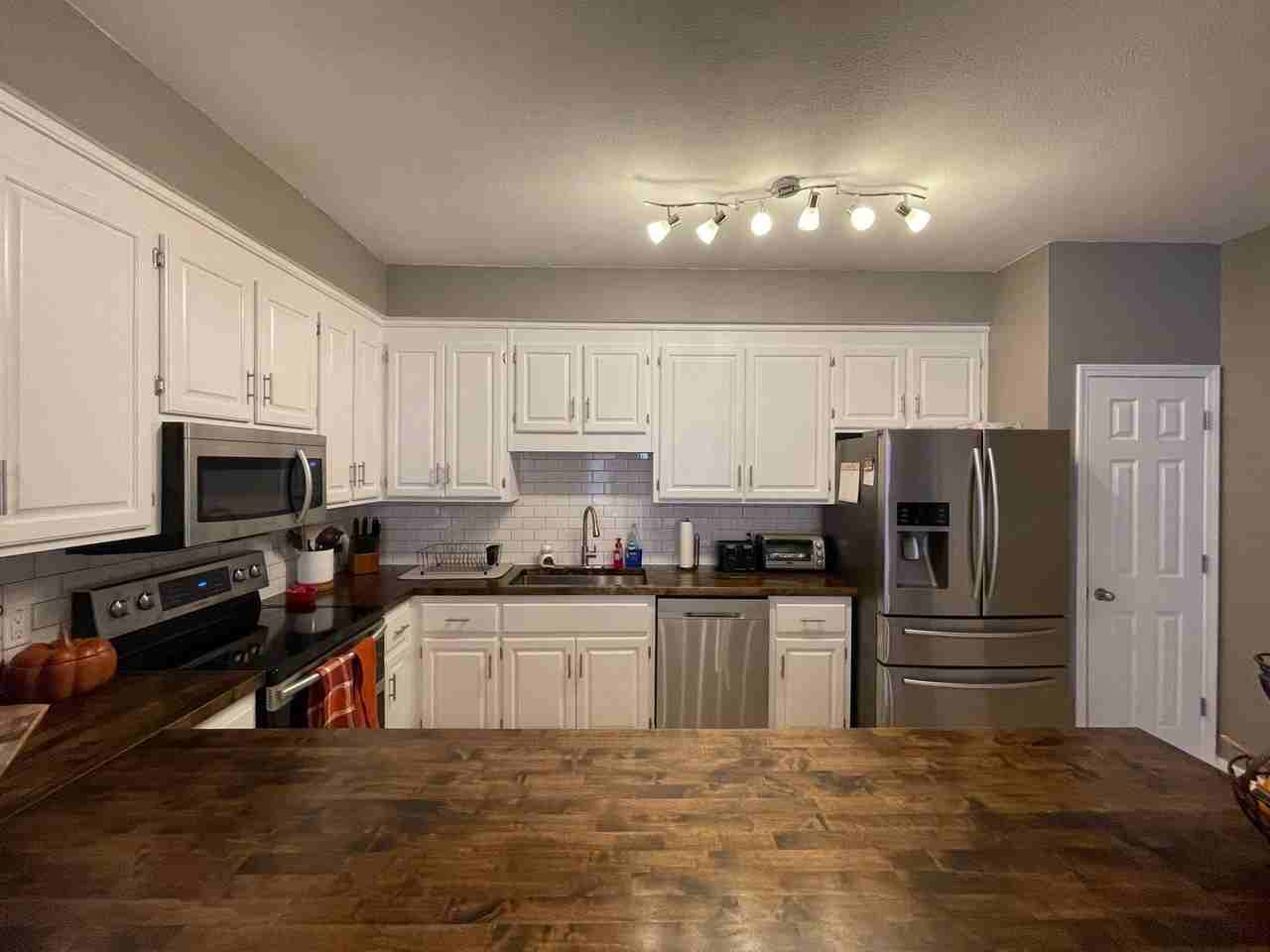 136 Concord Ave - Photo 5 of 30