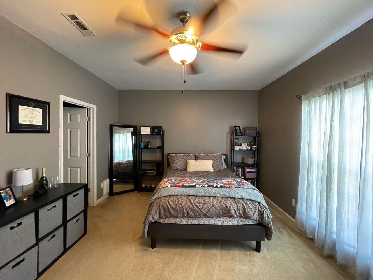 136 Concord Ave - Photo 7 of 30