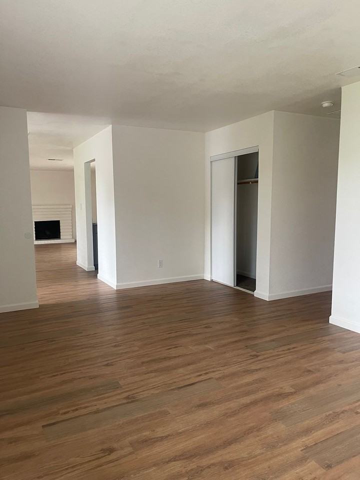 1768 Crestwood Cir - Photo 3 of 9